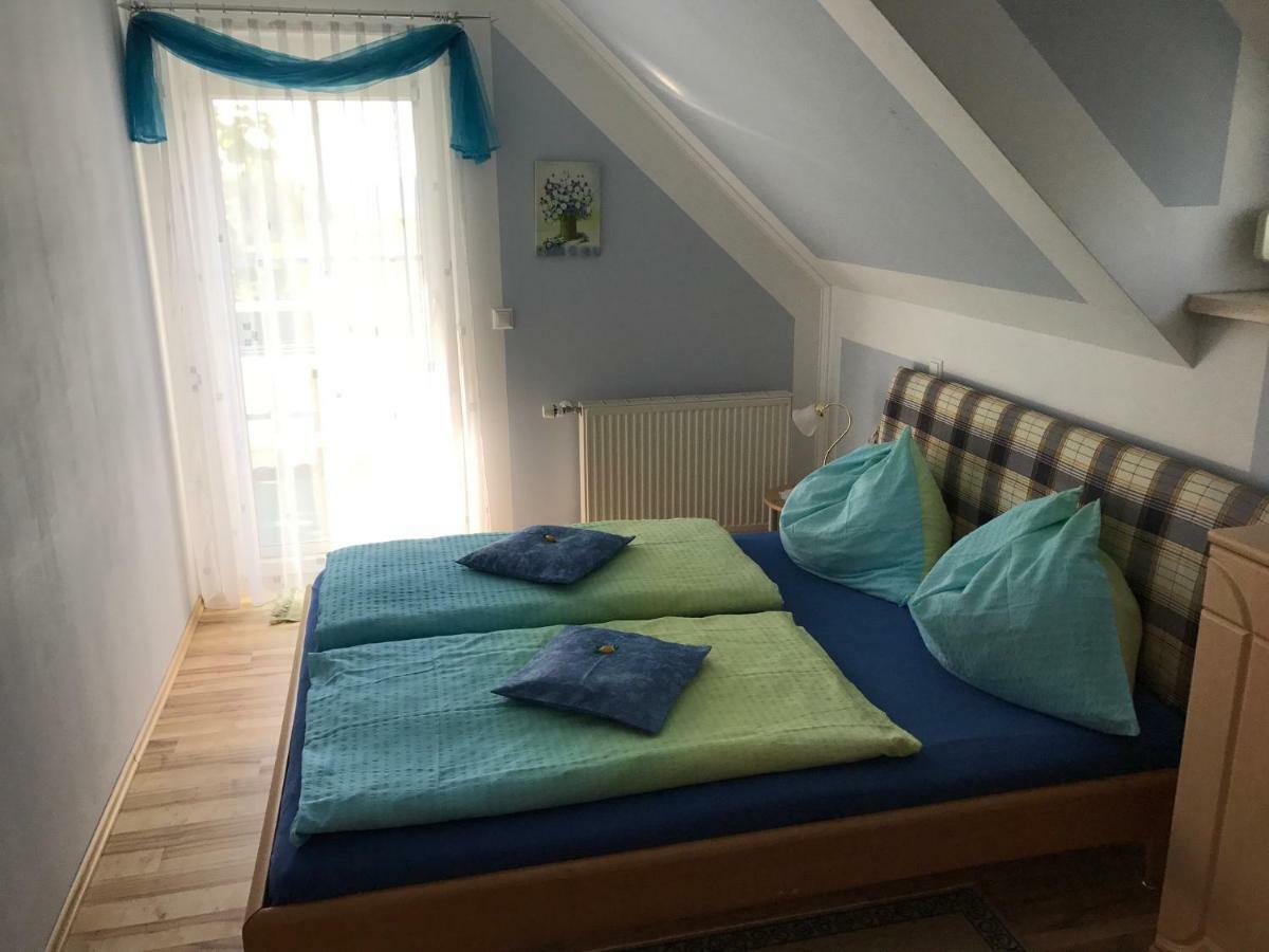 Gaestehaus Lindenhof Jennersdorf Bagian luar foto