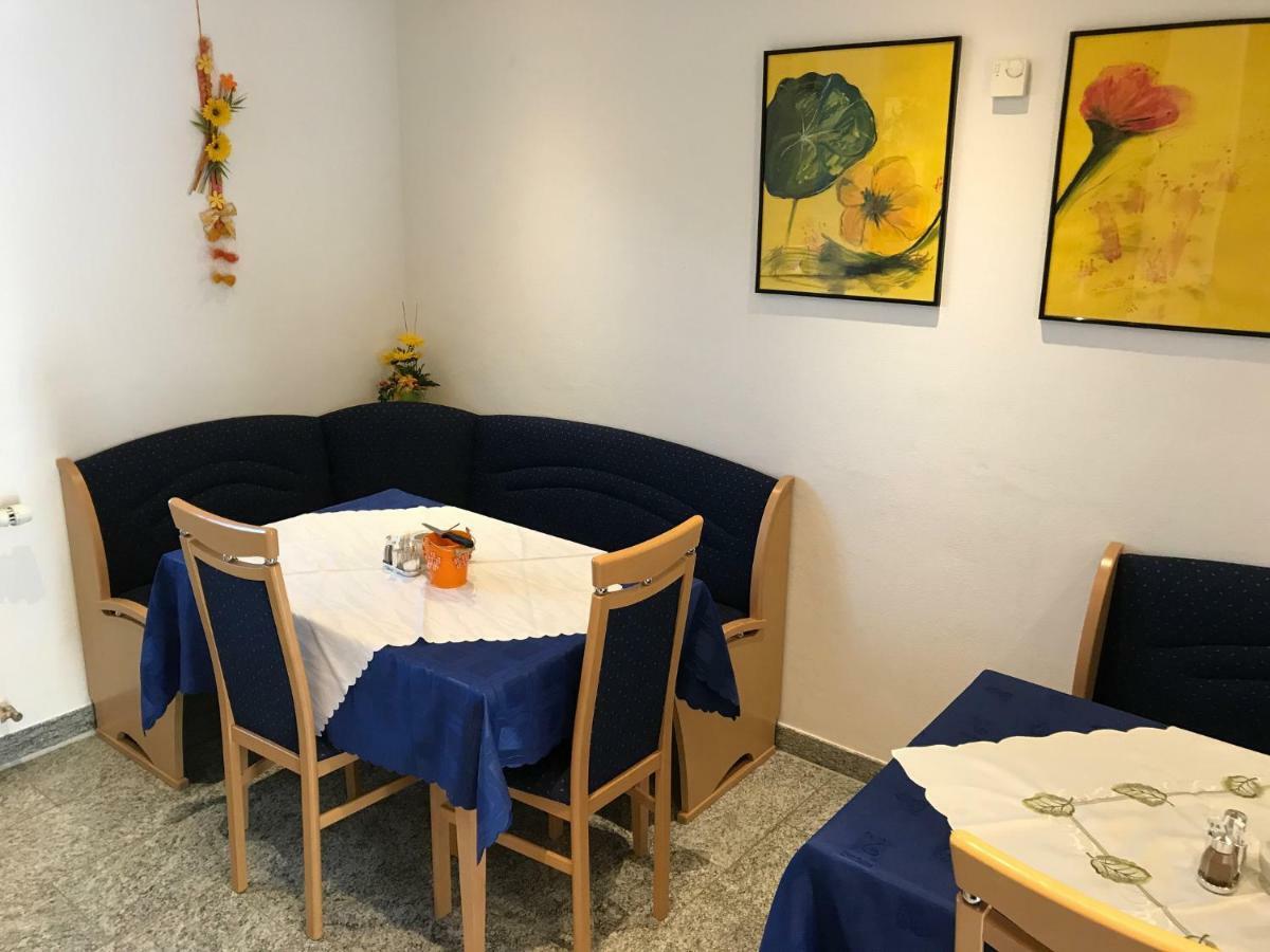 Gaestehaus Lindenhof Jennersdorf Bagian luar foto